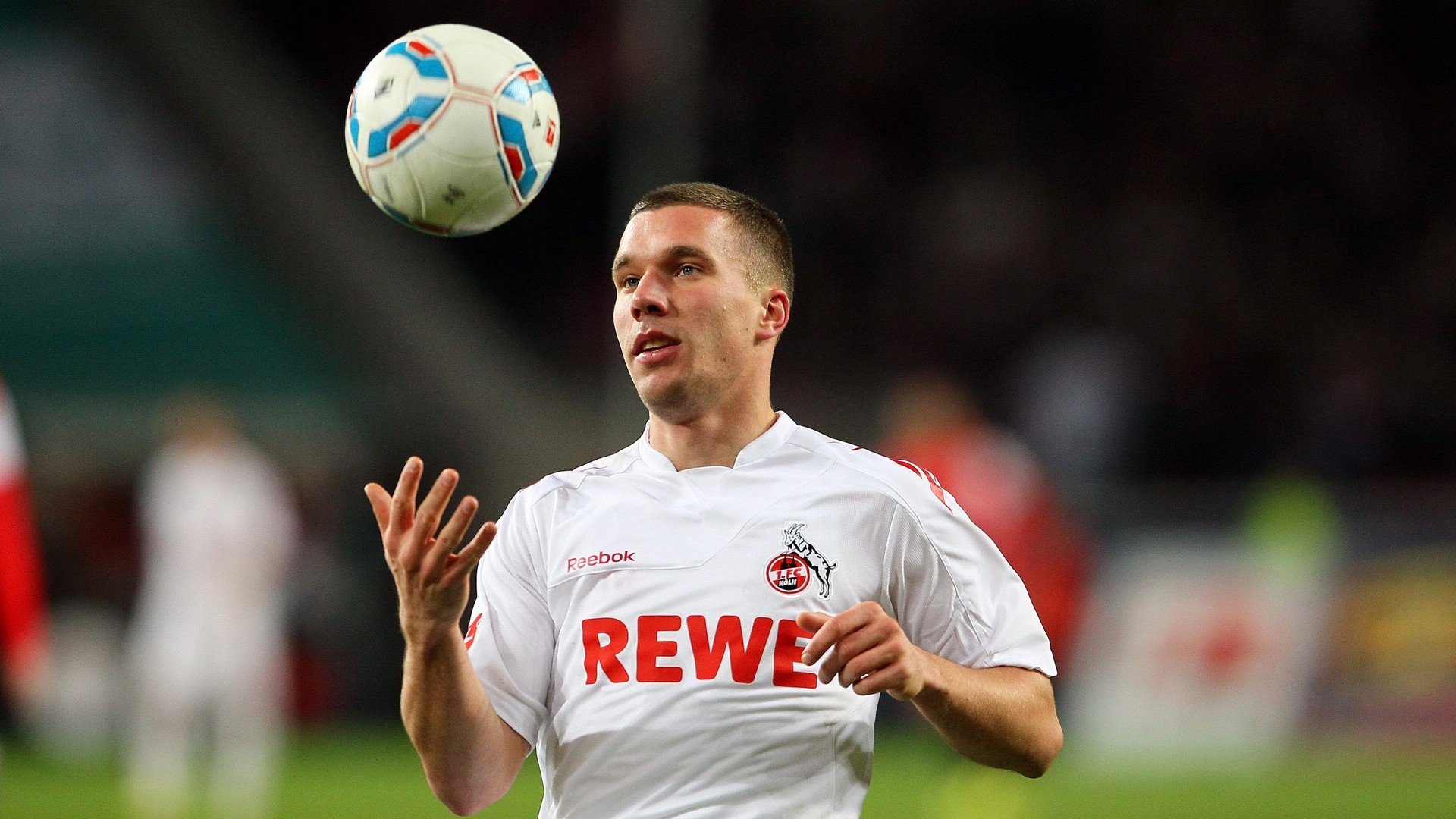 斯瓦泰克赛点兑现，热刺淘汰切尔西晋级四强，主帅激动落泪